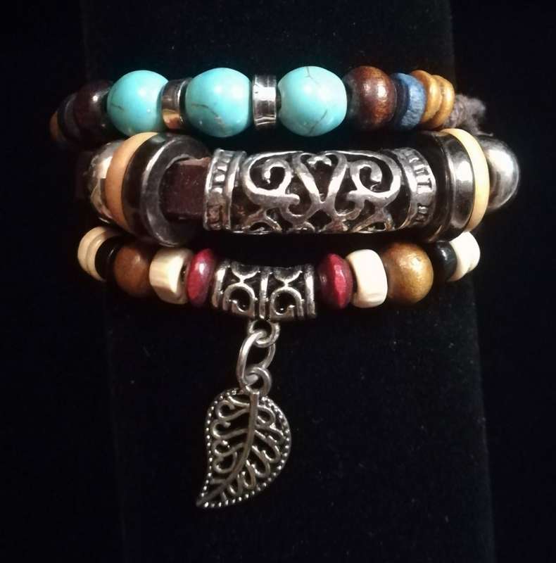 Unisex Multilayer Adjustable Beaded Leather & Wax String Bracelet with Leaf Charm