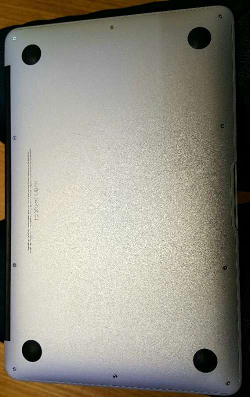 MACBOOK AIR 11" FOR SALE.