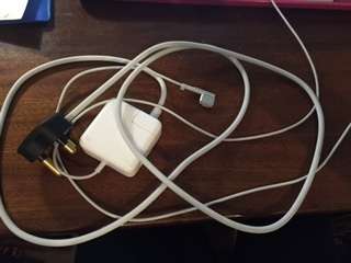 MACBOOK AIR 11" FOR SALE.