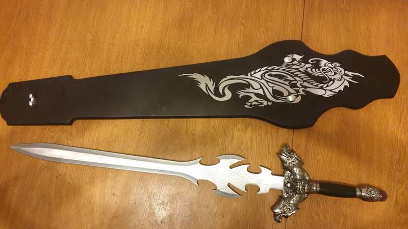 Collectors Dragon Sword including Display Rack (Game of Thrones enthusiasts)