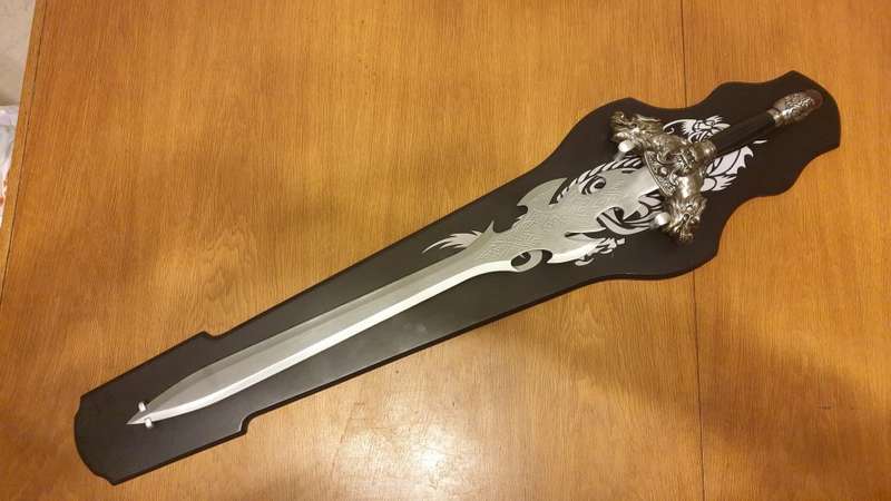 Collectors Dragon Sword including Display Rack (Game of Thrones enthusiasts)