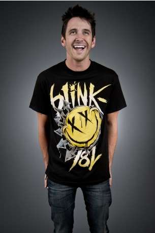 BLINK 182 - YELLOW SMILEY FACE MEDIUM T SHIRT