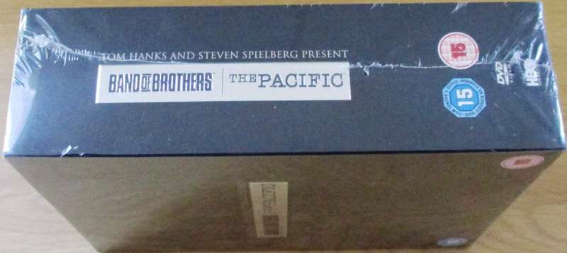 BAND OF BROTHERS / THE PACIFIC Tom Hanks + Steven Spielberg BOX SET [BOX SET SHELF]
