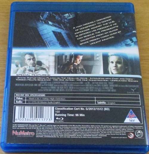 LOCKOUT Guy Pearce  Blu Ray   [BLU RAY SHELF]