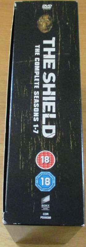 THE SHIELD The Complete Seasons 1-7 BOX SET  [BOX SET SHELF]