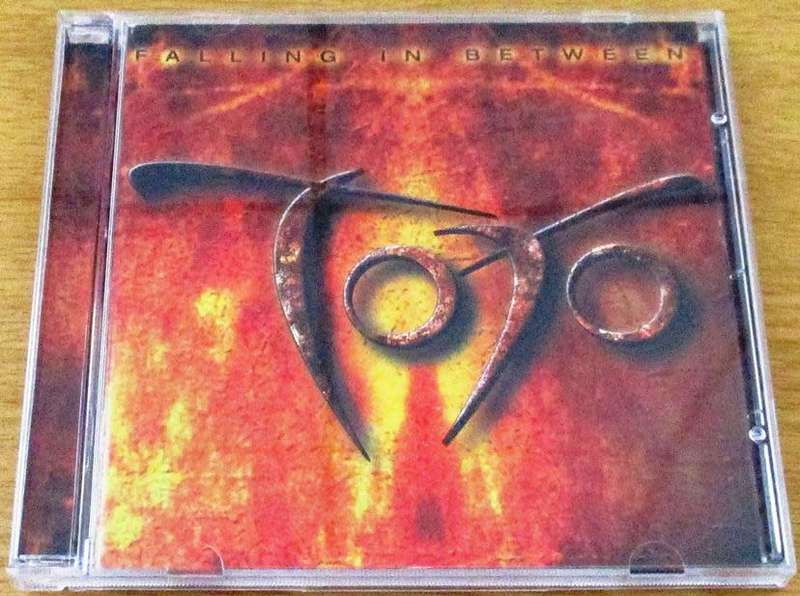 TOTO Falling in Between CD [Shelf G6]