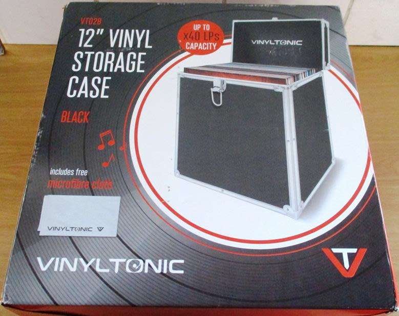12` BLACK VINYL STORAGE CASE  VT02B