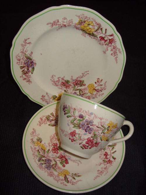 @@ITS TIME FOR TEA@@ COPELAND SPODE ~  Trio