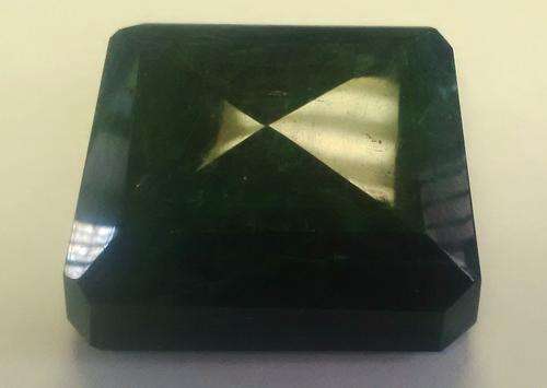 MASSIVE 961 CT NATURAL EMERALD GEMSTONE- CERTIFICATED