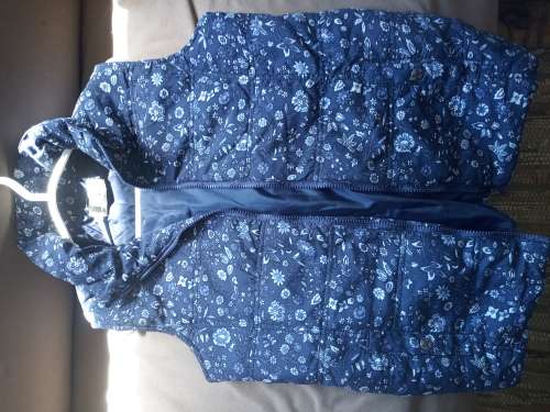 Ladies Pull Over Jacket Fits Size 8 and 10 (M)