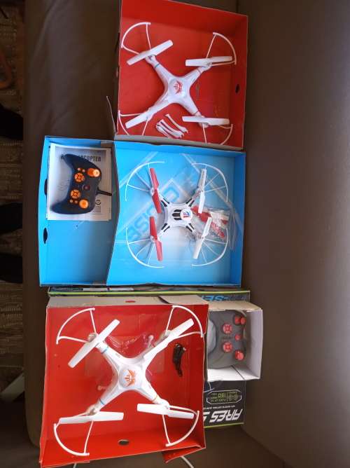 3 x Drones - No batteries, please read