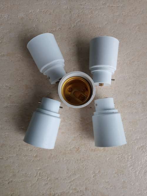 5 Pack Lightbulb Fitting Adapter - Screw Type to Bayonet