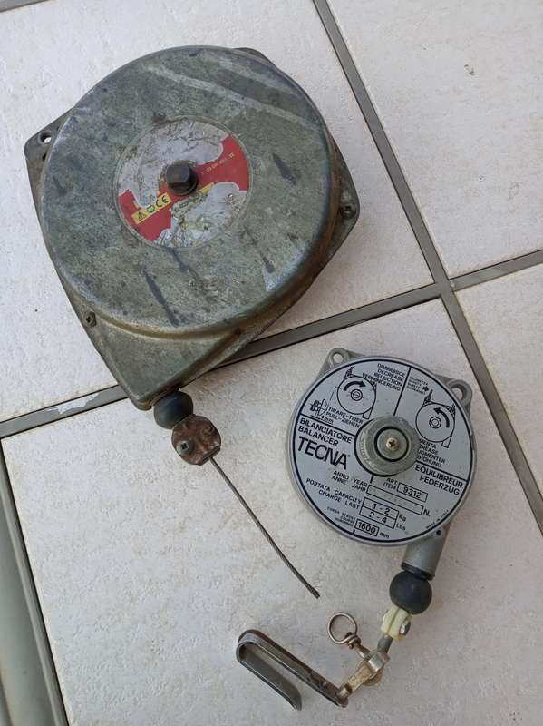 2 x Spring Balancers