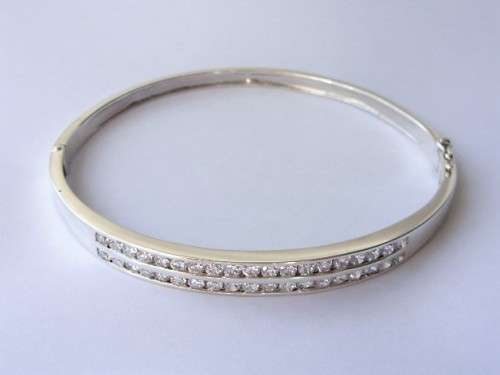 *Beautiful Solid 925 Sterling Silver Bangle*