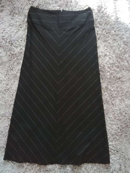 SALE !!!     LOVELY TRUWORTHS PINSTRIPE SKIRT 34