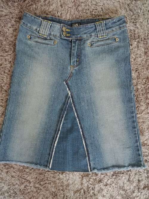 LADIES SKIRT SIZE 10