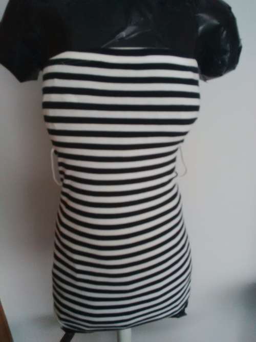 STRAPLESS LEGIT TOP SIZE 8