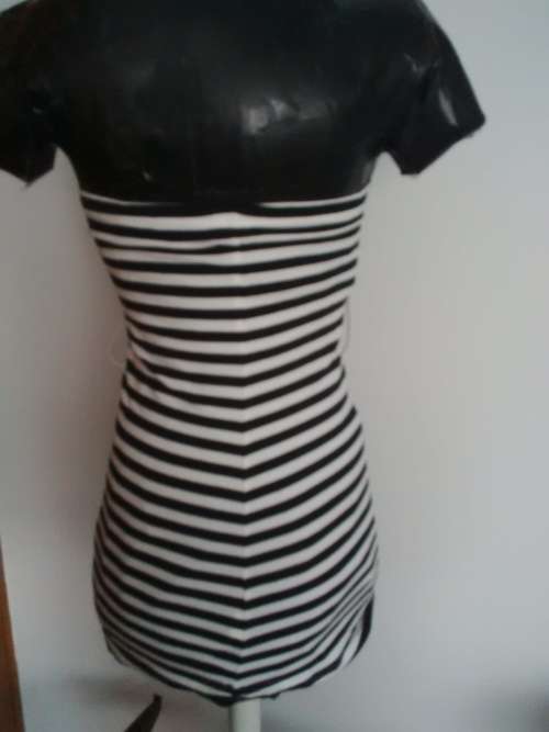 STRAPLESS LEGIT TOP SIZE 8