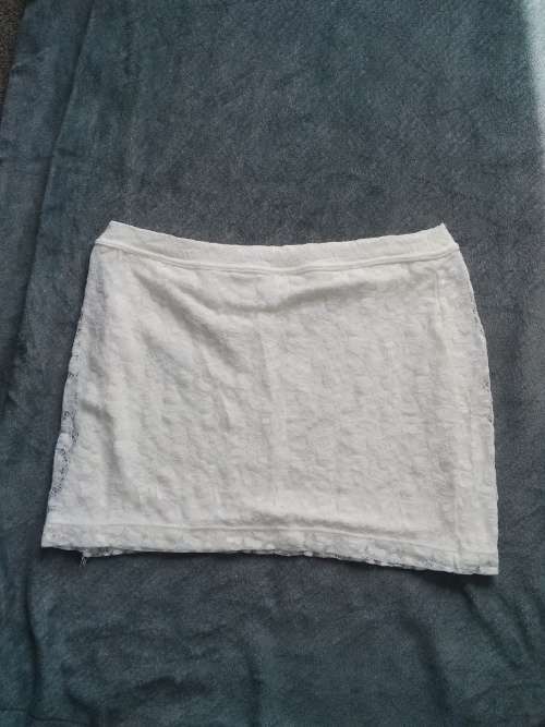 LACE SKIRTS SIZE L
