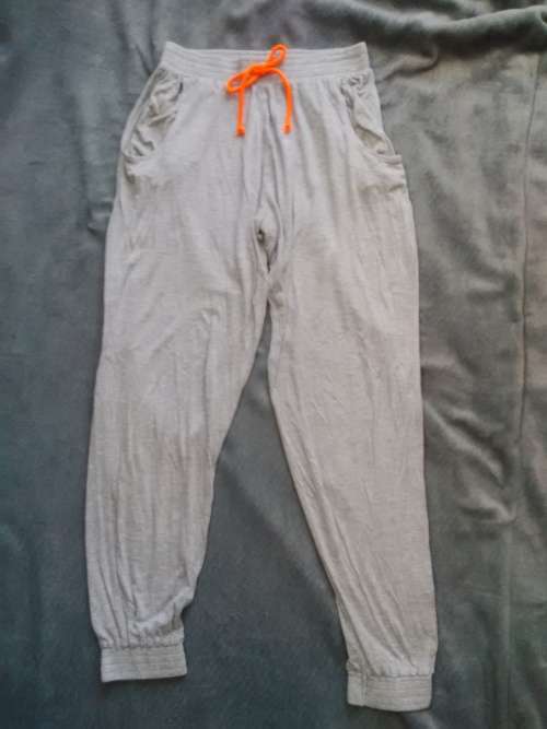 TRACKPANTS OR YOGA PANTS SIZE S
