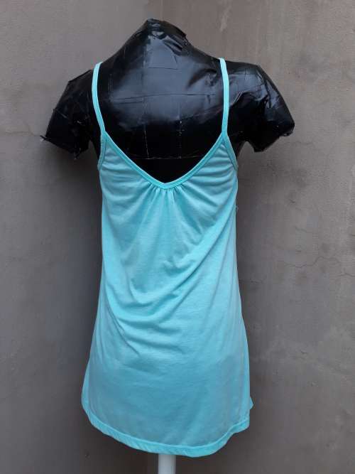 LONG LENGTH TOP SIZE MED