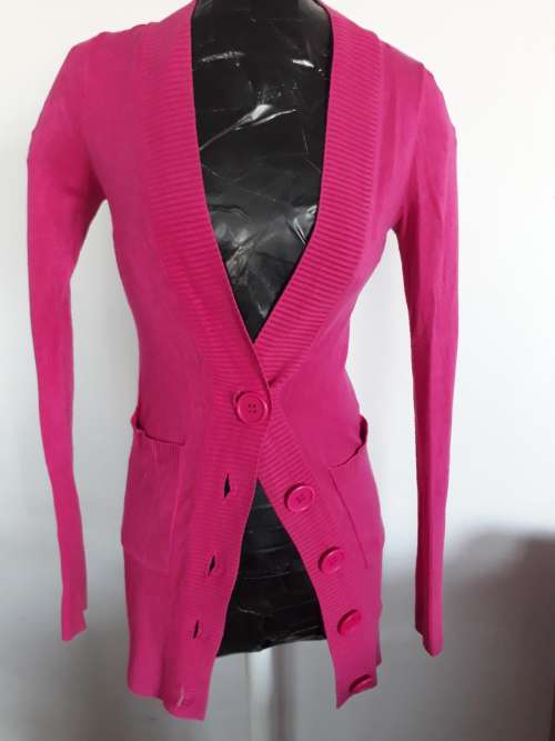 LADIES CARDIGAN  SIZE M