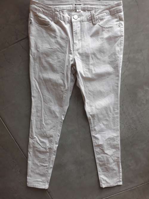 SKINNY JEANS SIZE 10
