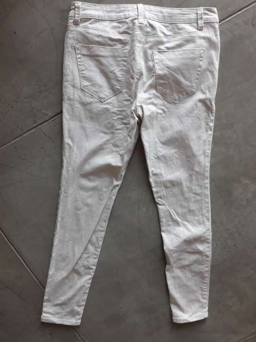 SKINNY JEANS SIZE 10