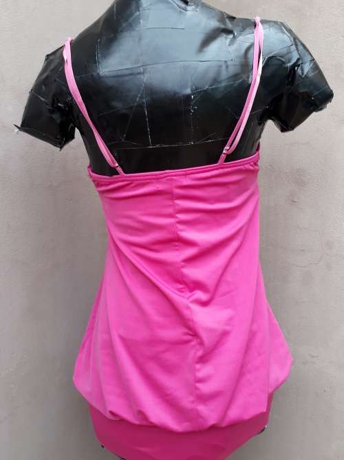 STRAPPY TOP SIZE 8