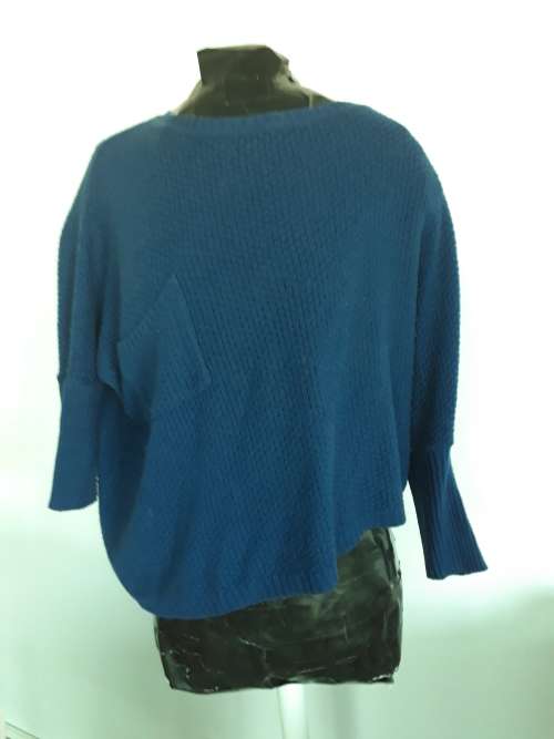 FUNKY ASSYMETRICAL TOP SIZE M  L