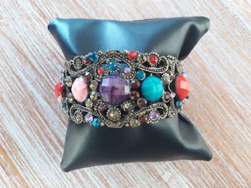 EXQUISITE  BRACELET