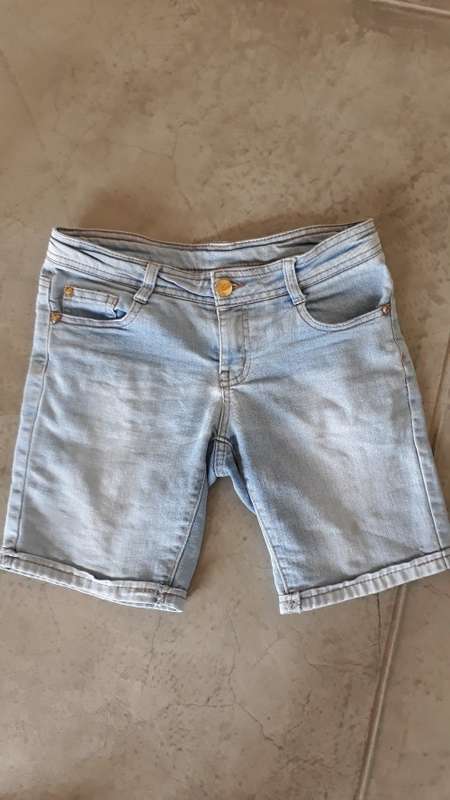 GIRLS JEAN SHORT 10-11 YEARS