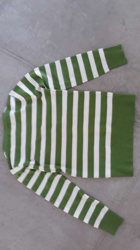 LADIES KNITWEAR SIZE MED