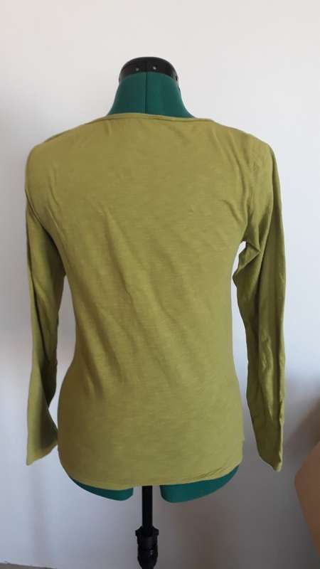 LADIES LONG SLEEVE T-SHIRT SIZE MED