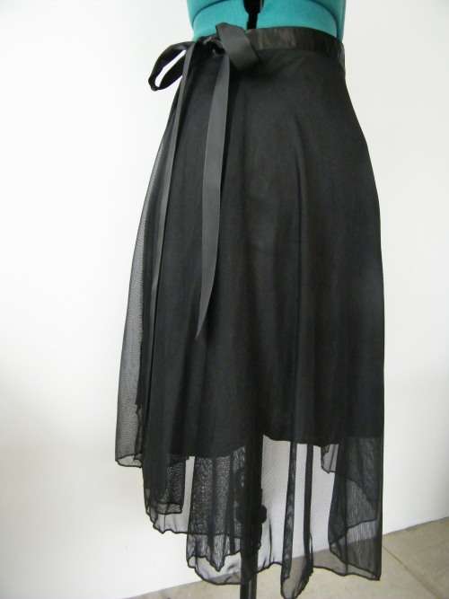 SOFT TULLE WRAP SKIRT SIZE 34