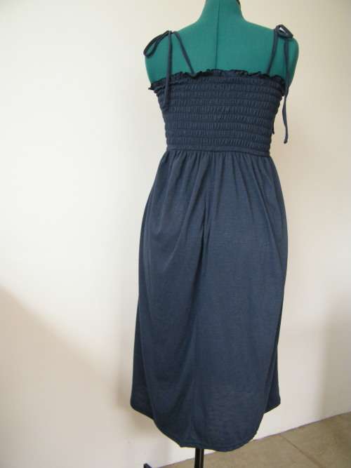 NAVY SHIRRED DRESS SIZE M