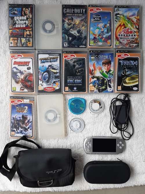 SONY PSP 3000 + 15 GAMES + POUCH + BAG