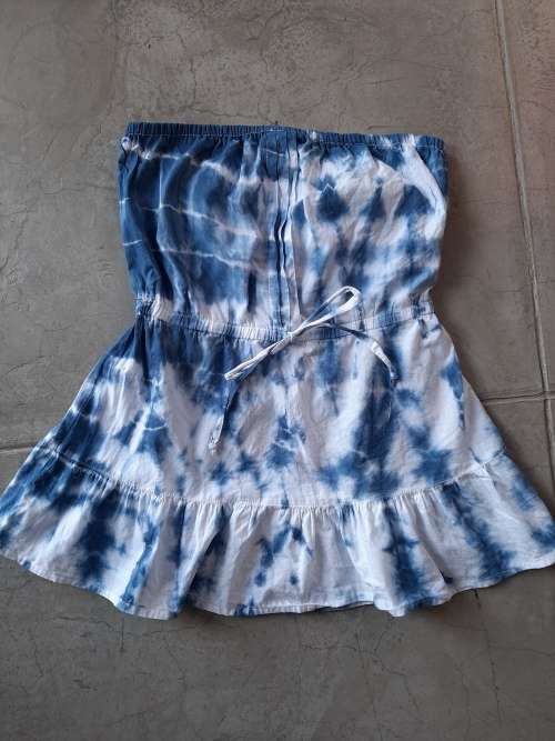 CUTE STRAPLESS TOP SIZE S