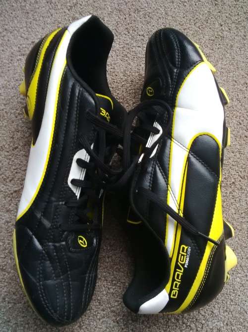 BRAVER PUMA RUGBY BOOTS SIZE 9