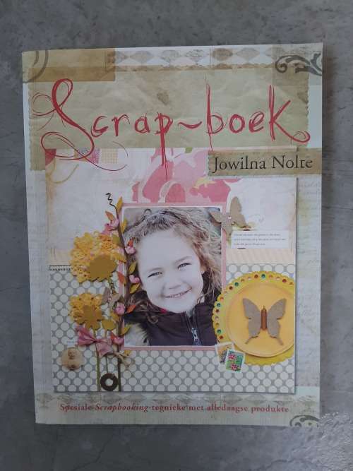 `SCRAP-BOEK` BOOK 128 PAGES