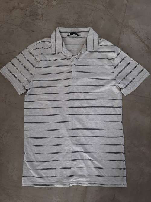 MENS GHOLF SHIRT SIZE SMALL