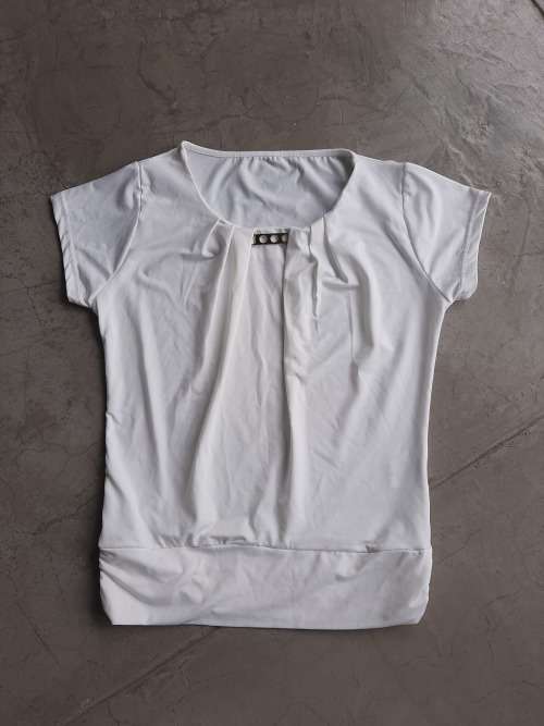 LADIES CREAM TOP SIZE SMALL