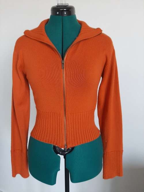 LEGIT CROPPED KNITWEAR SIZE 10