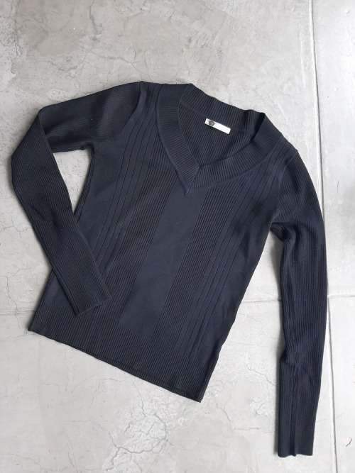 V-NECK KNITWEAR SWEATER SIZE S
