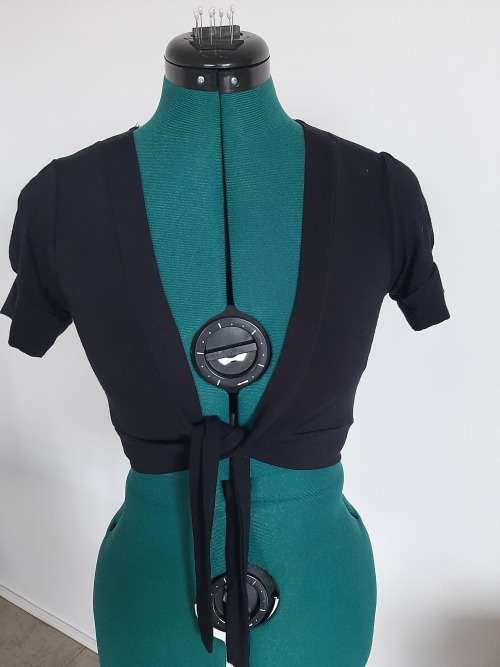 IDENTITY FRONT KNOT BOLERO SIZE 32