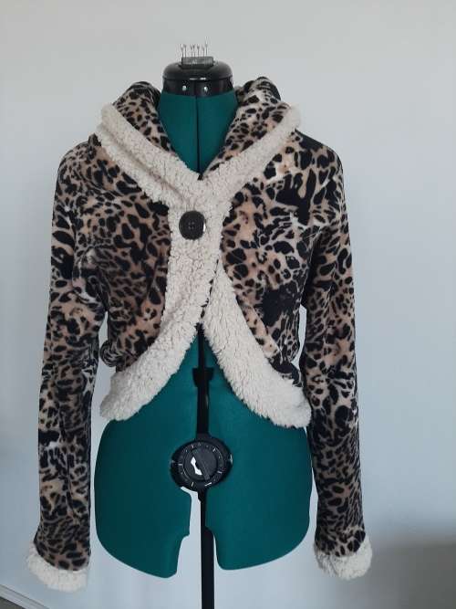 WARM FLEECE BOLERO SIZE MED
