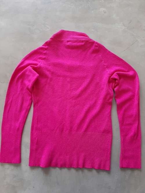 KNITWEAR TOP SIZE SMALL
