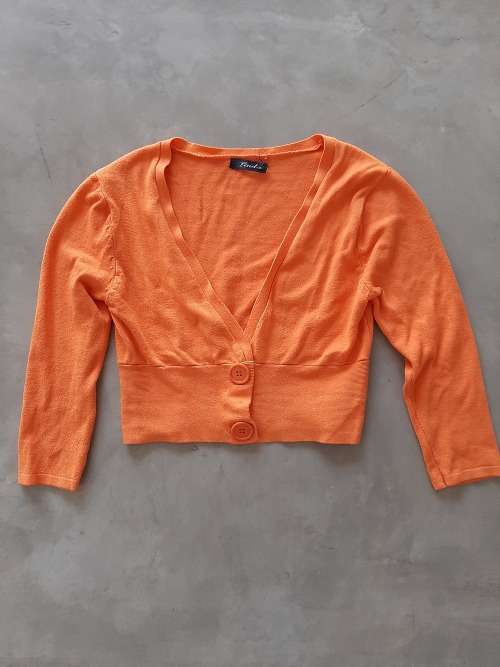CROP KNITWEAR SIZE SMALL