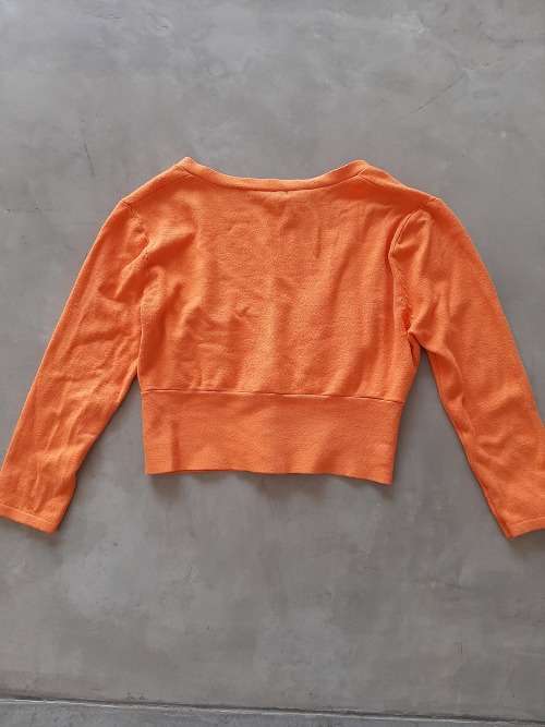 CROP KNITWEAR SIZE SMALL