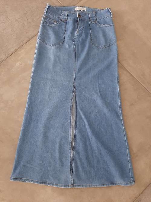 LONG DENIM SKIRT SIZE 34